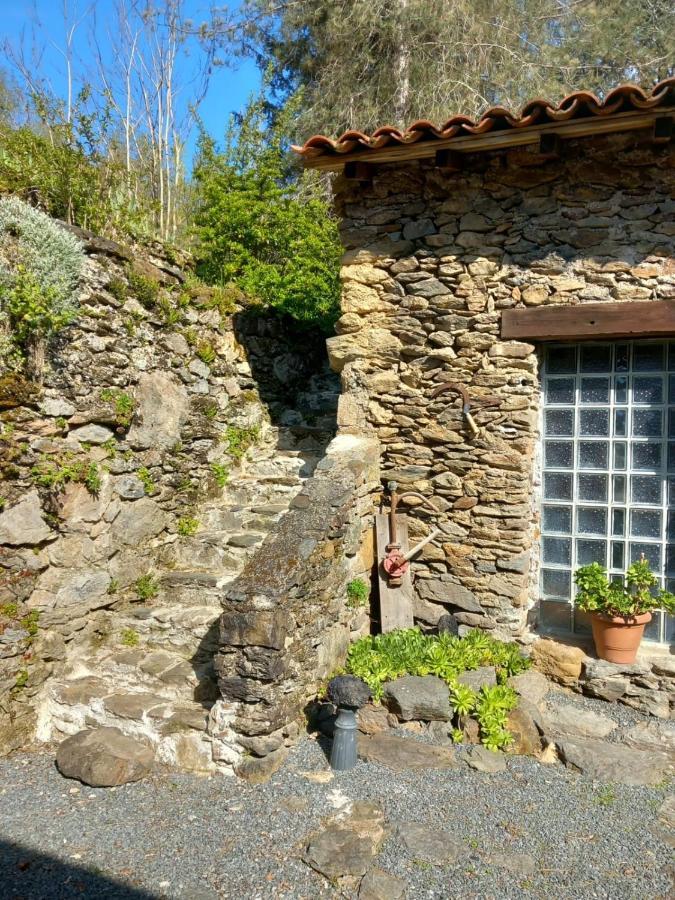 Cedres Bleus De Joany Chez Nathalie Hotel Viviez Exterior foto