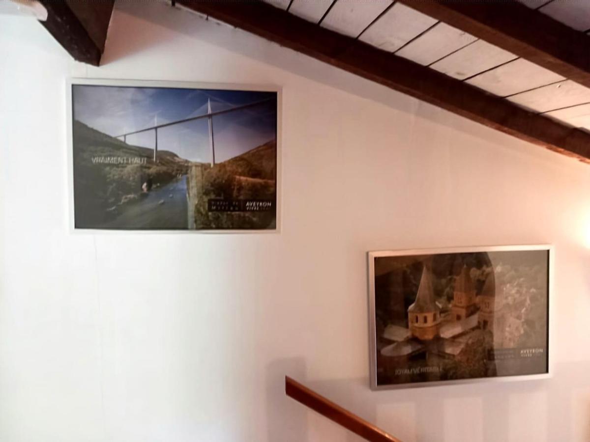 Cedres Bleus De Joany Chez Nathalie Hotel Viviez Exterior foto